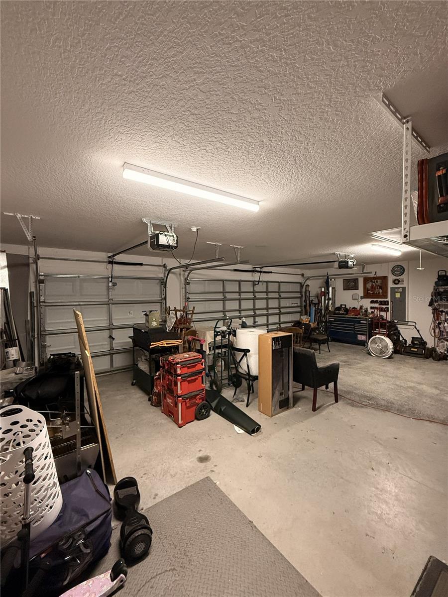 Image 19 of 45 For 146 Rain Berry Avenue