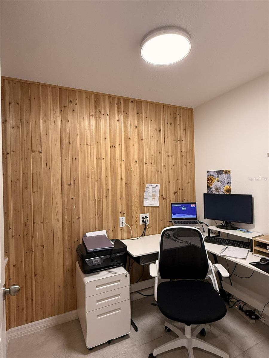 Image 26 of 45 For 146 Rain Berry Avenue