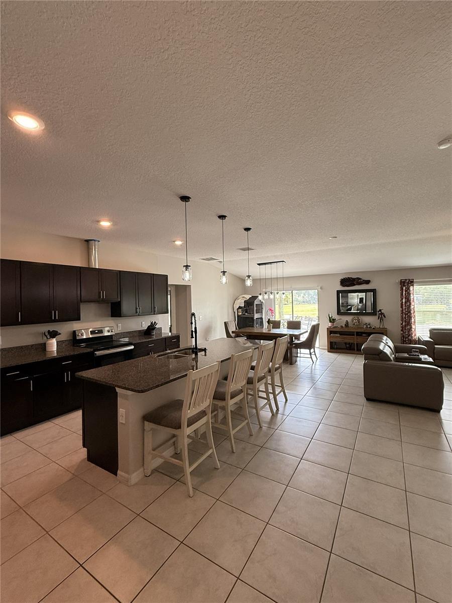 Image 27 of 45 For 146 Rain Berry Avenue