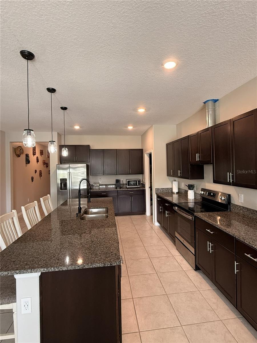 Image 29 of 45 For 146 Rain Berry Avenue