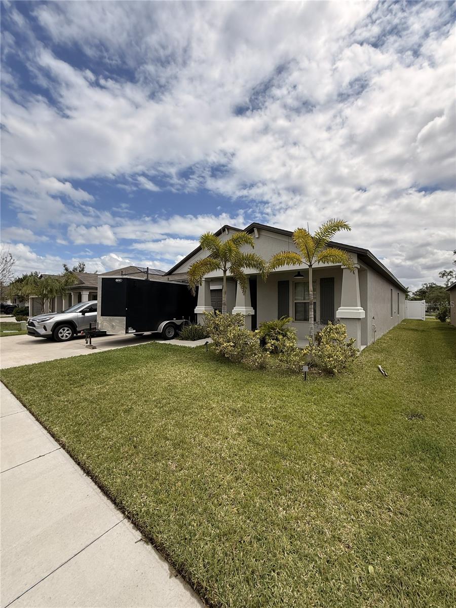 Image 3 of 45 For 146 Rain Berry Avenue