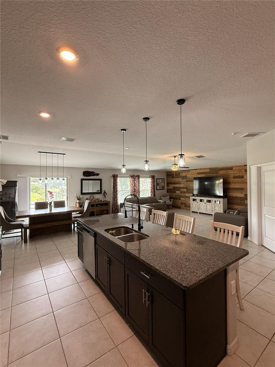 Image 31 of 45 For 146 Rain Berry Avenue