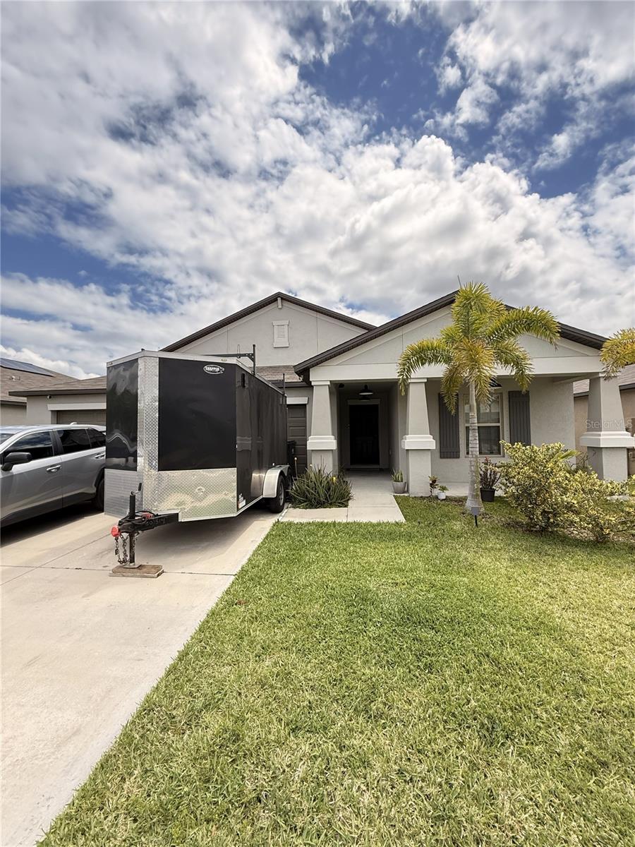 Image 4 of 45 For 146 Rain Berry Avenue