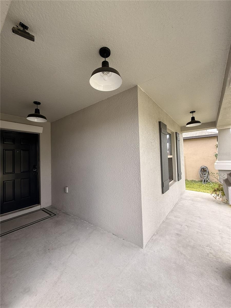 Image 5 of 45 For 146 Rain Berry Avenue