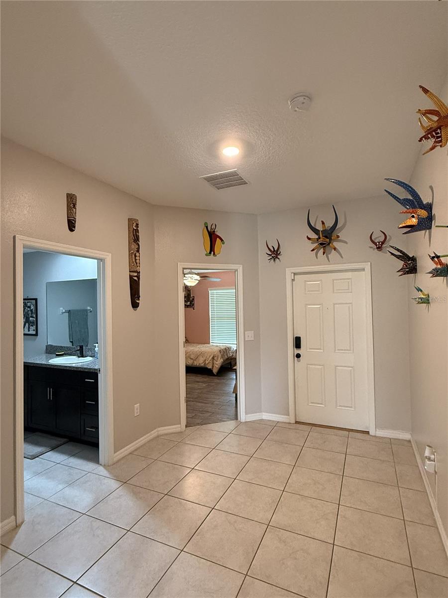 Image 7 of 45 For 146 Rain Berry Avenue