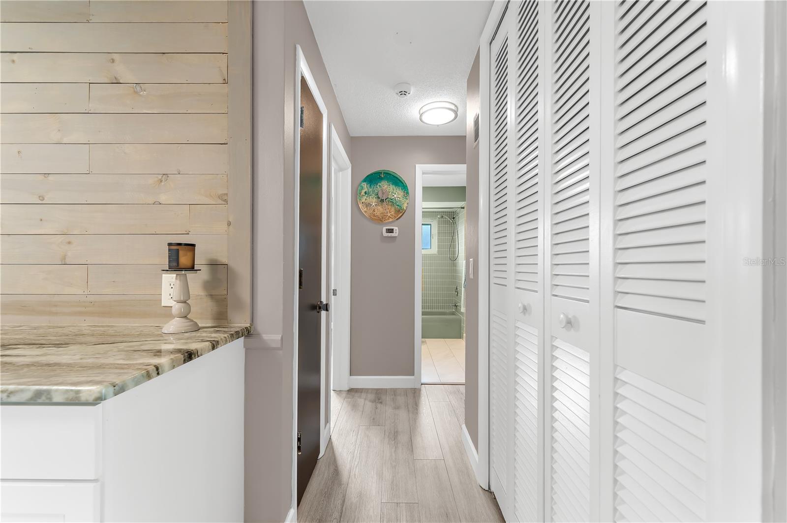 Listing photo id 23 for 1467 Cambridge Drive