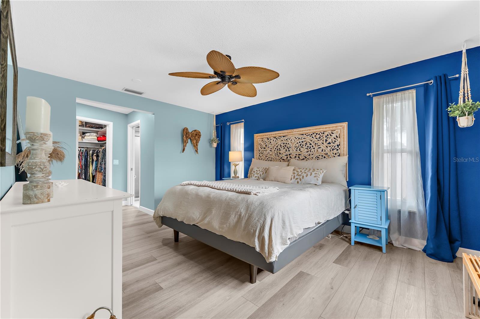 Listing photo id 24 for 1467 Cambridge Drive