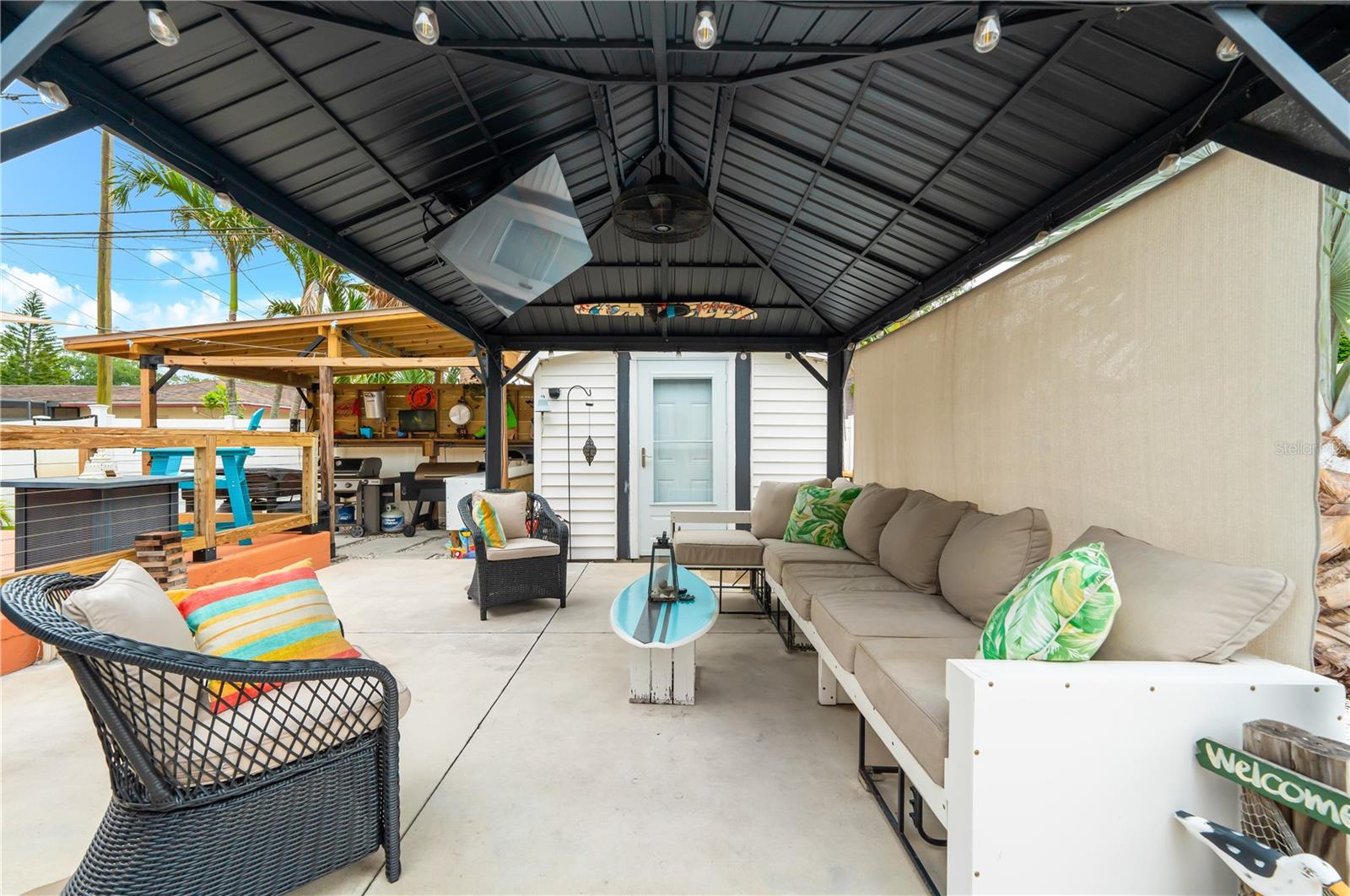 Listing photo id 45 for 1467 Cambridge Drive