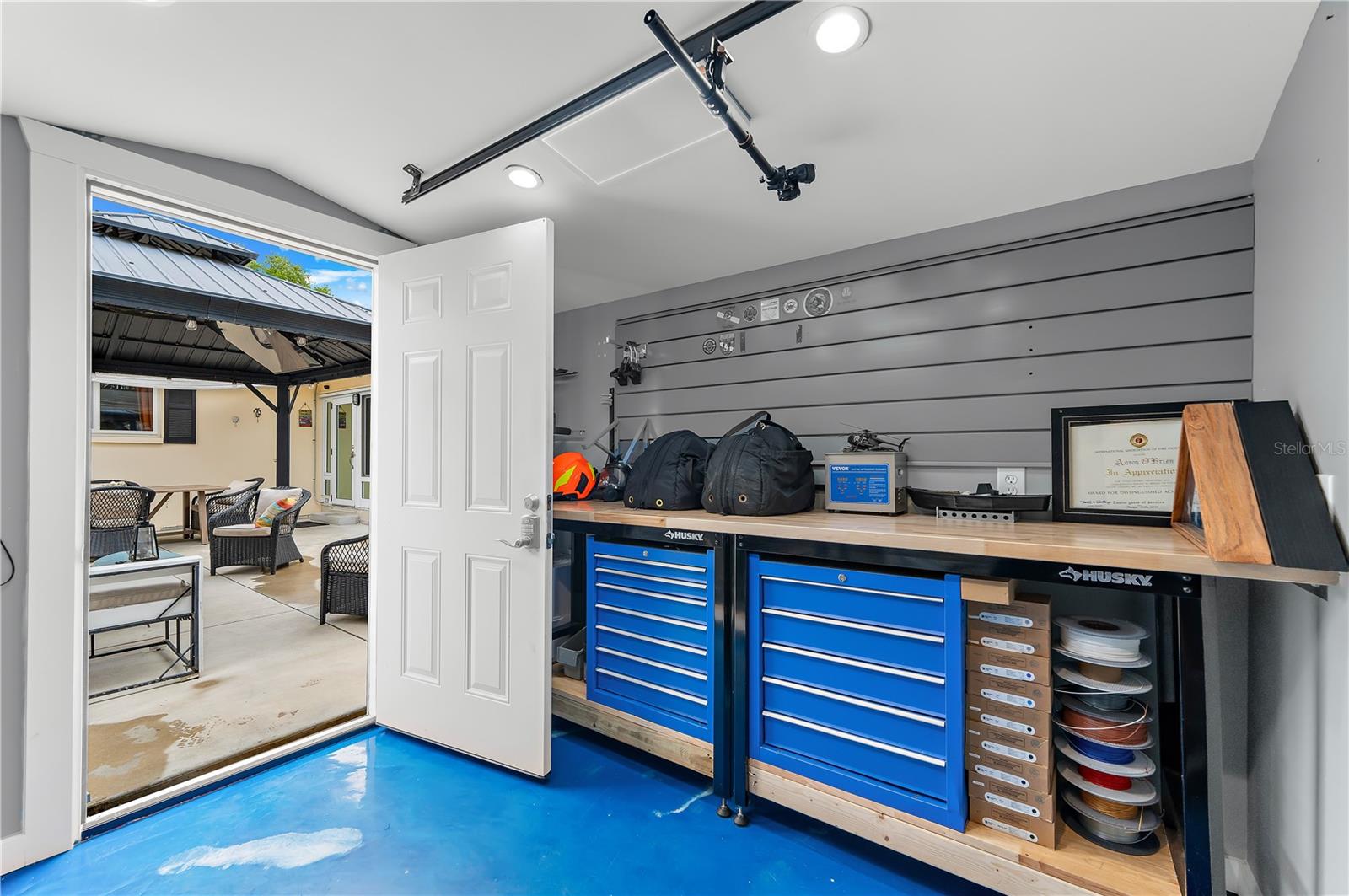 Listing photo id 54 for 1467 Cambridge Drive