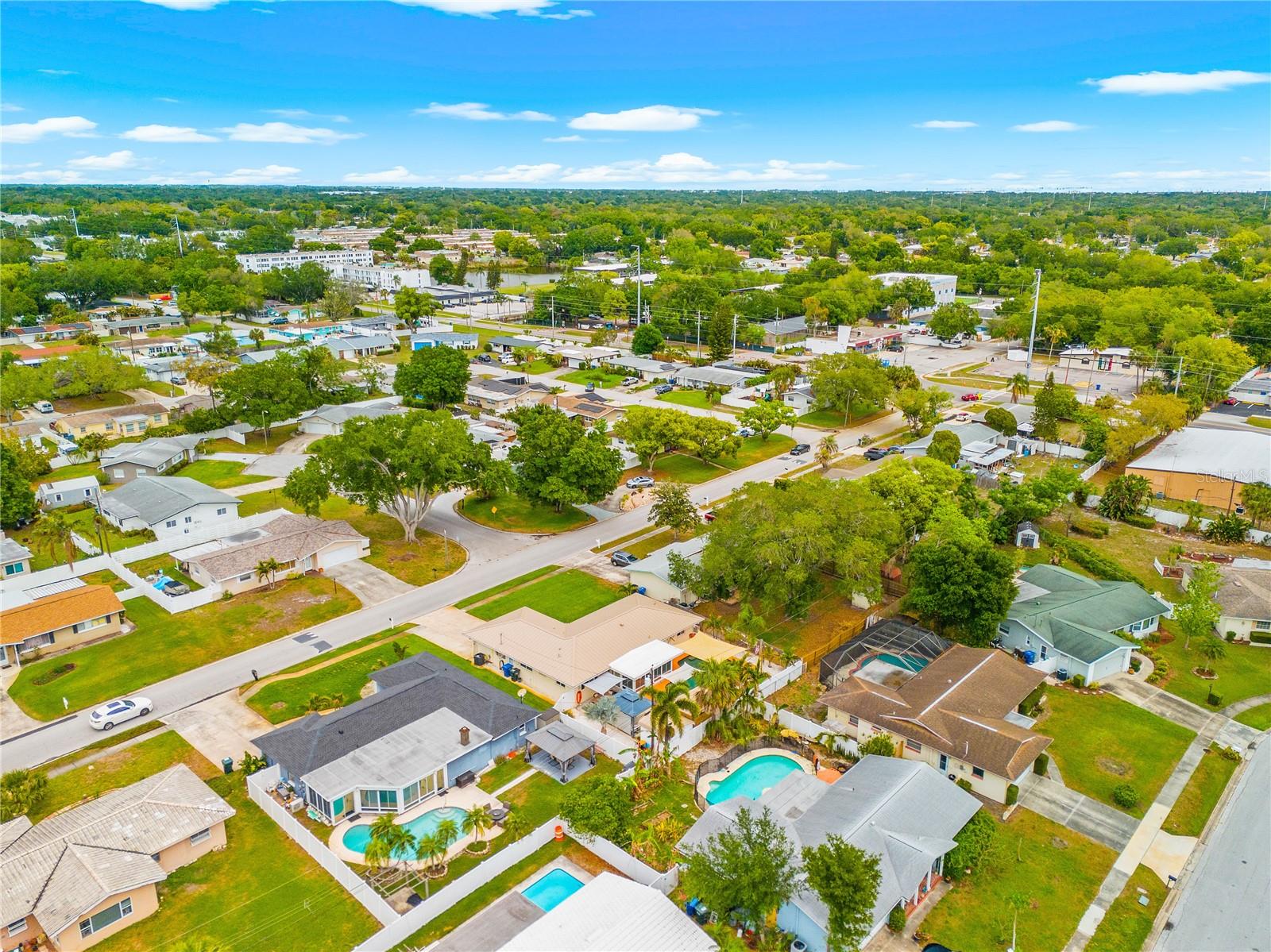 Listing photo id 62 for 1467 Cambridge Drive