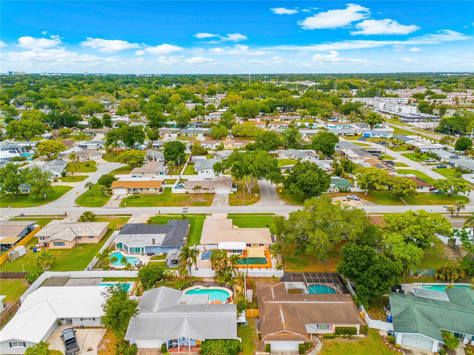 Listing photo id 63 for 1467 Cambridge Drive