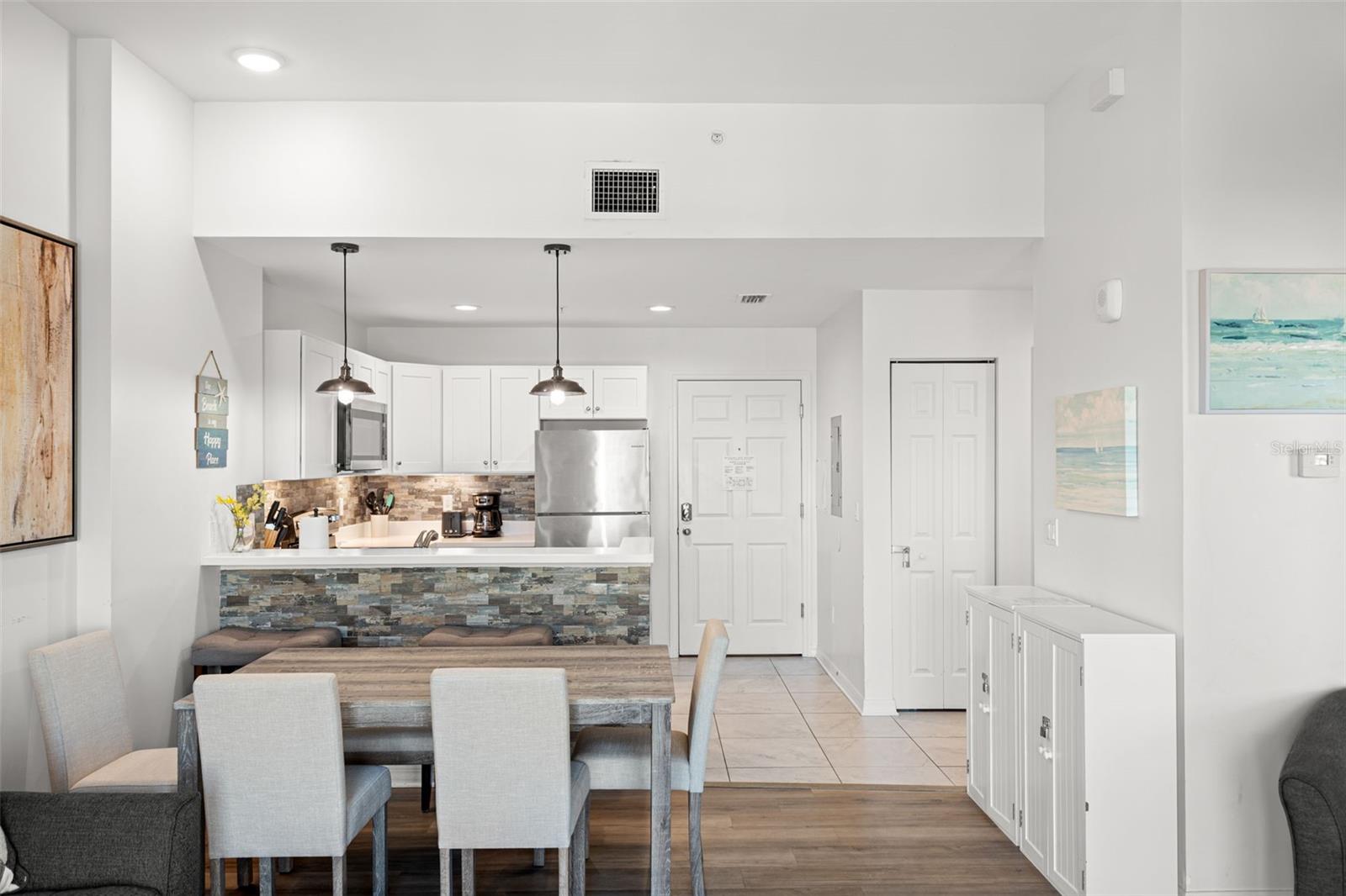 Listing photo id 8 for 13101 Gulf Boulevard 1605