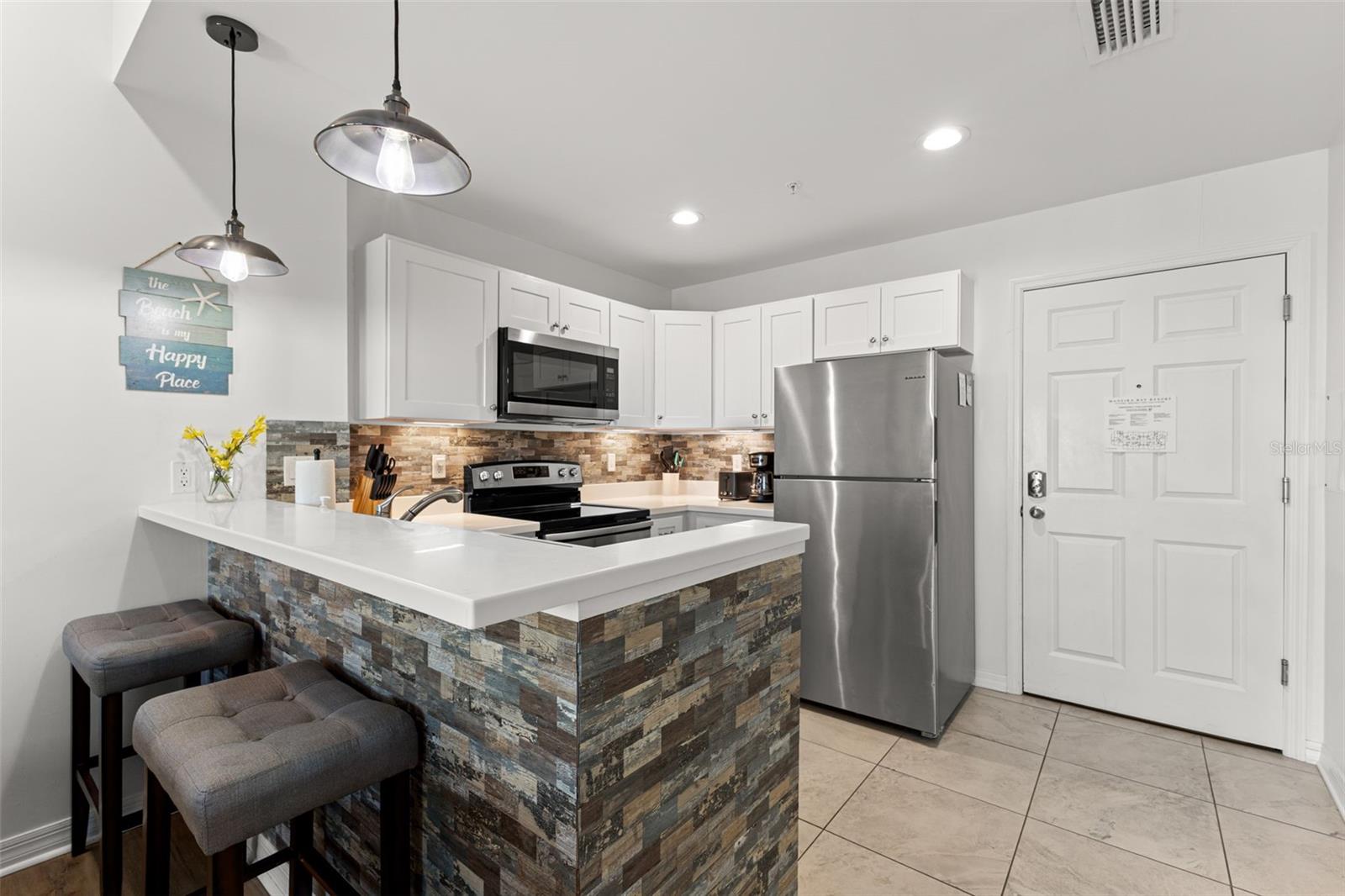 Listing photo id 9 for 13101 Gulf Boulevard 1605