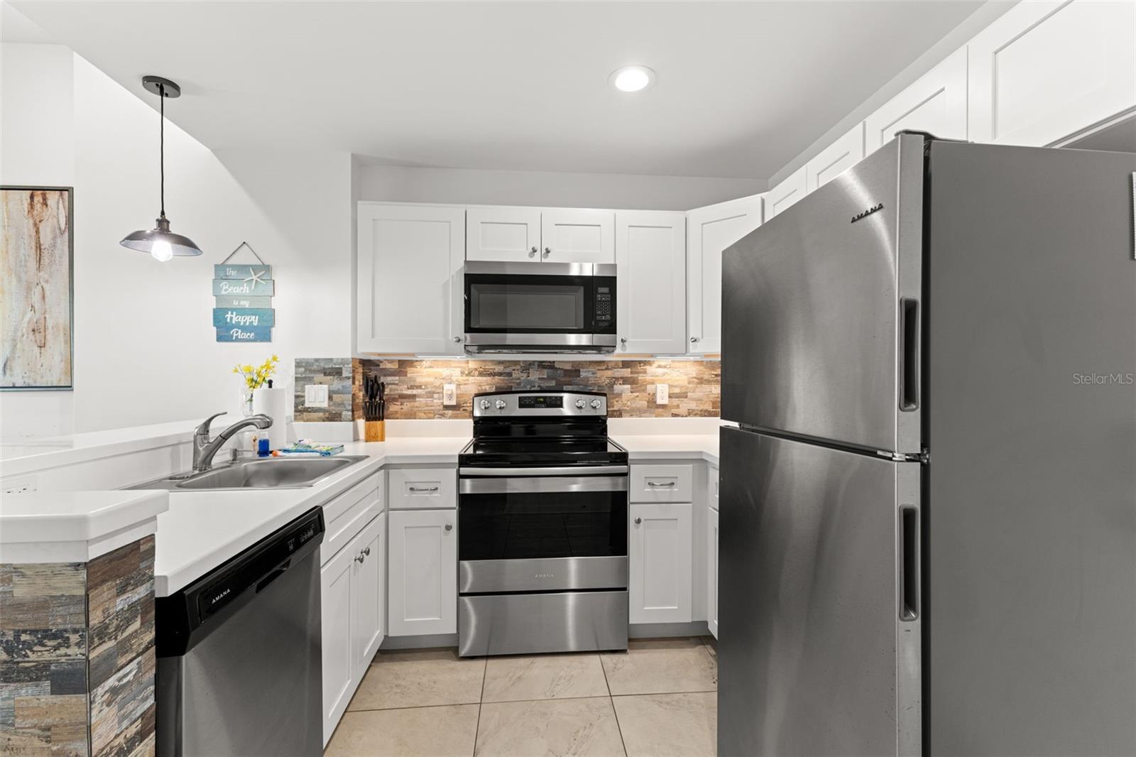 Listing photo id 10 for 13101 Gulf Boulevard 1605