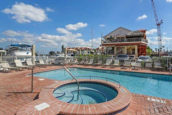 Listing photo id 15 for 13101 Gulf Boulevard 1605