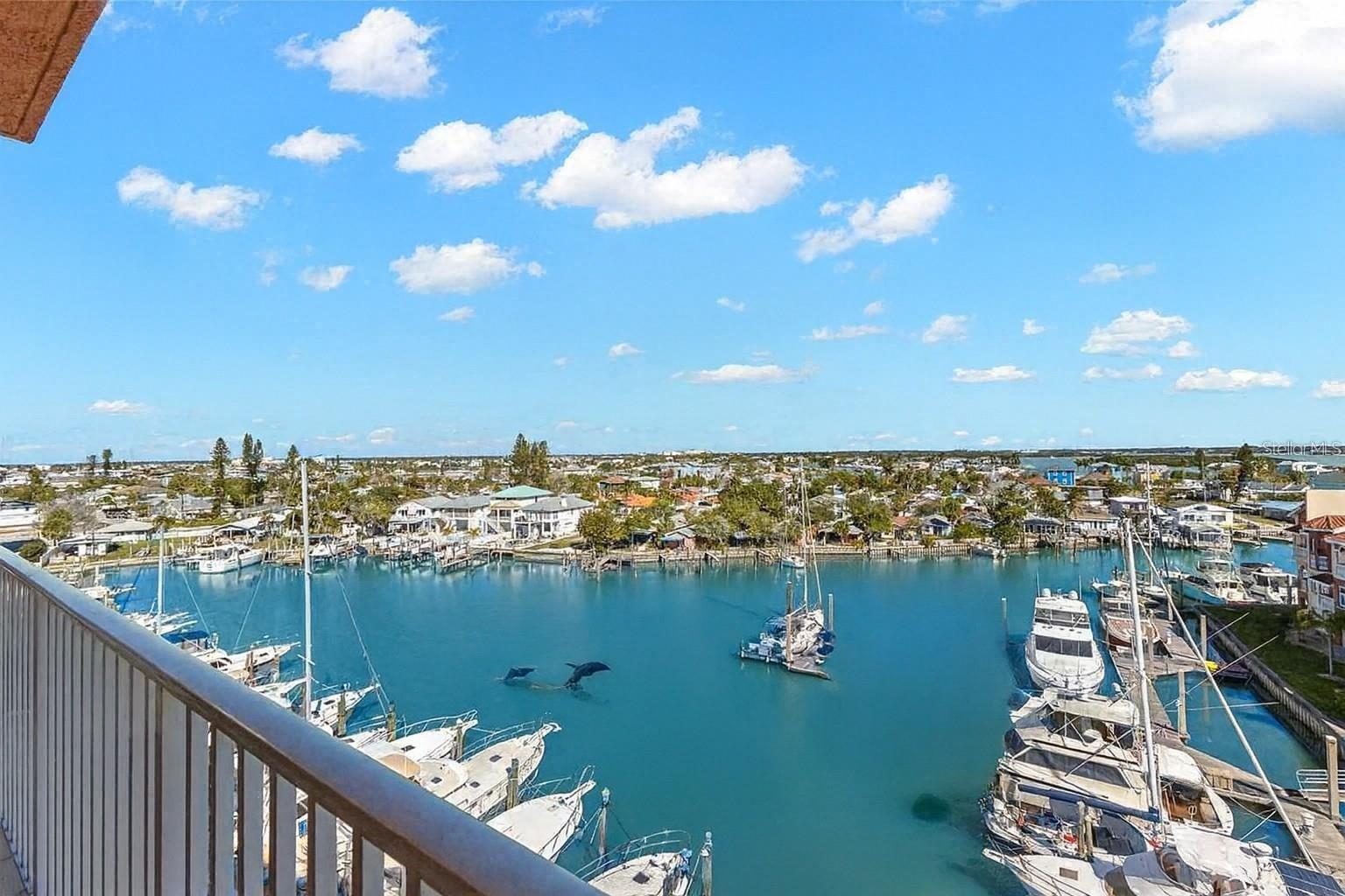 Listing photo id 0 for 13101 Gulf Boulevard 1605