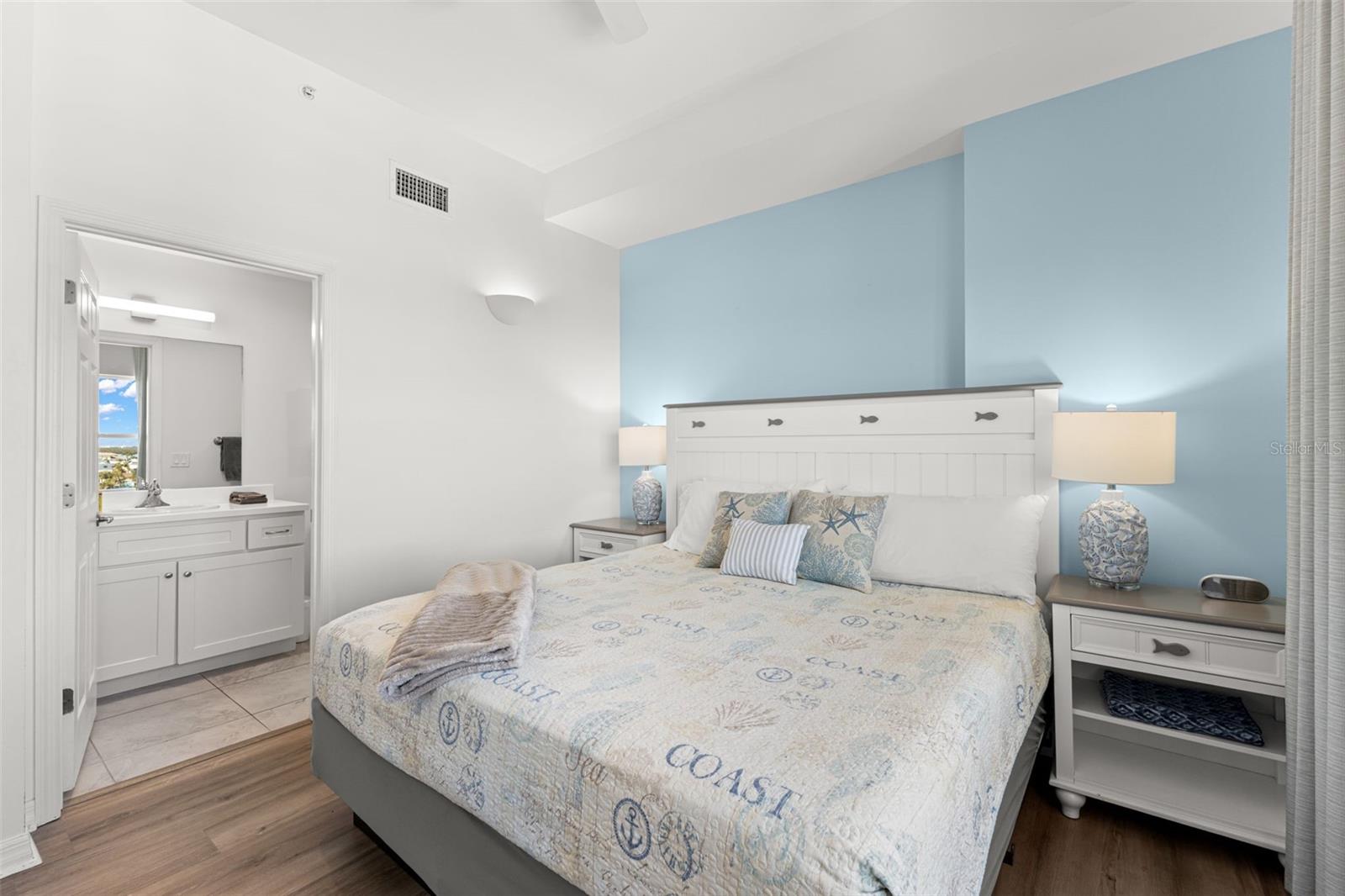 Listing photo id 20 for 13101 Gulf Boulevard 1605