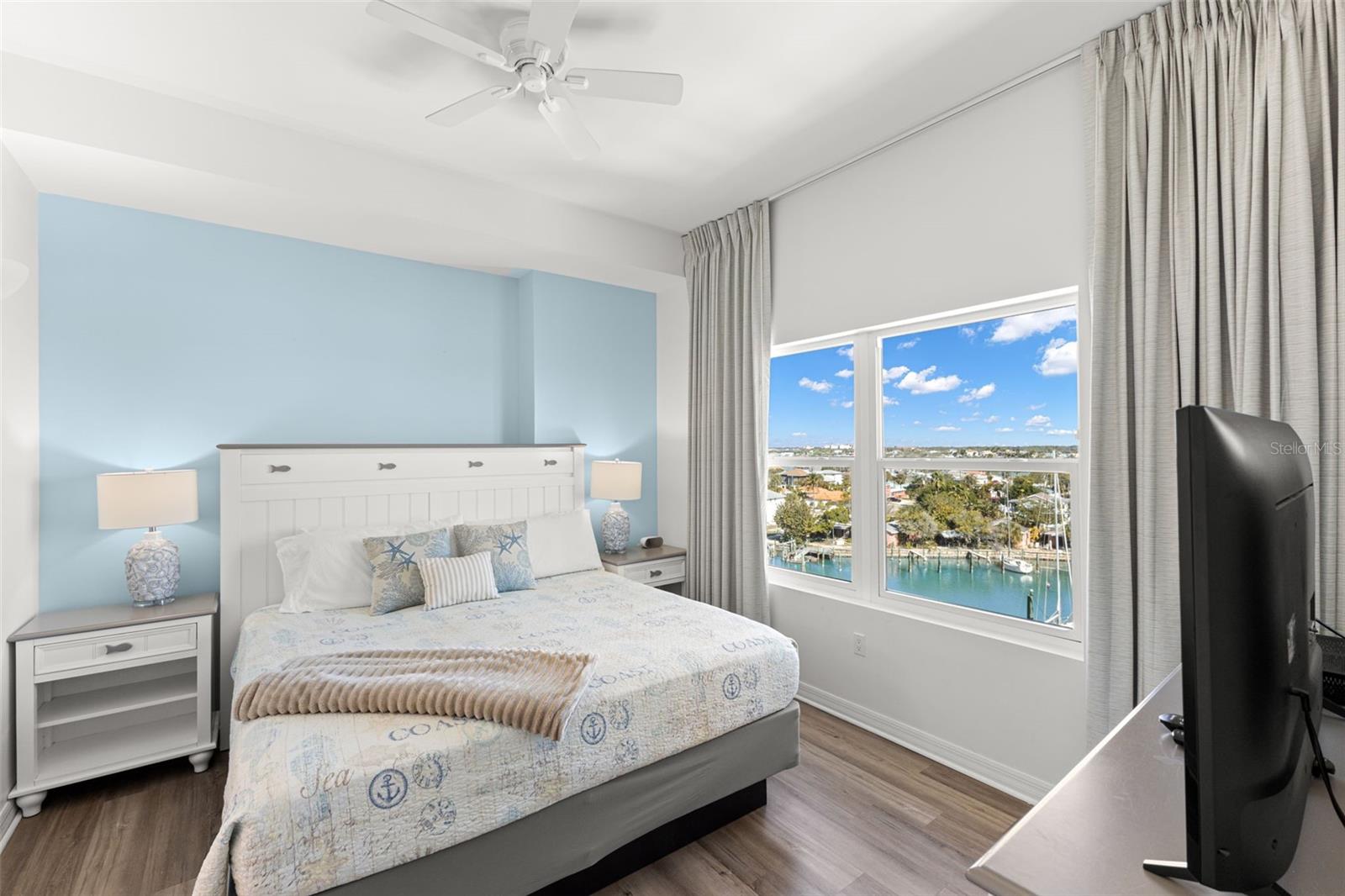 Listing photo id 23 for 13101 Gulf Boulevard 1605