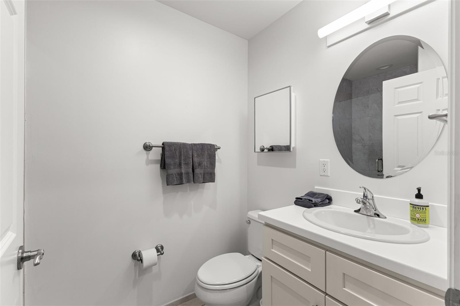 Listing photo id 26 for 13101 Gulf Boulevard 1605