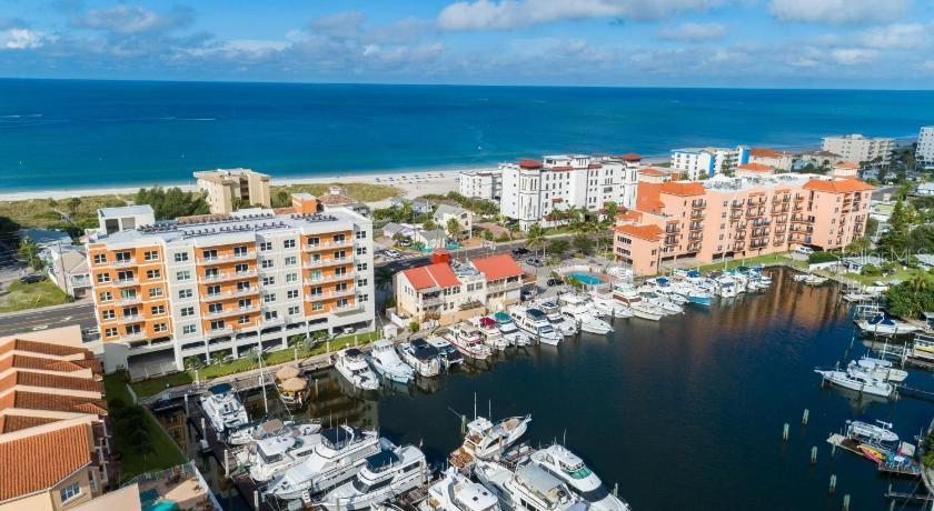 Listing photo id 1 for 13101 Gulf Boulevard 1605