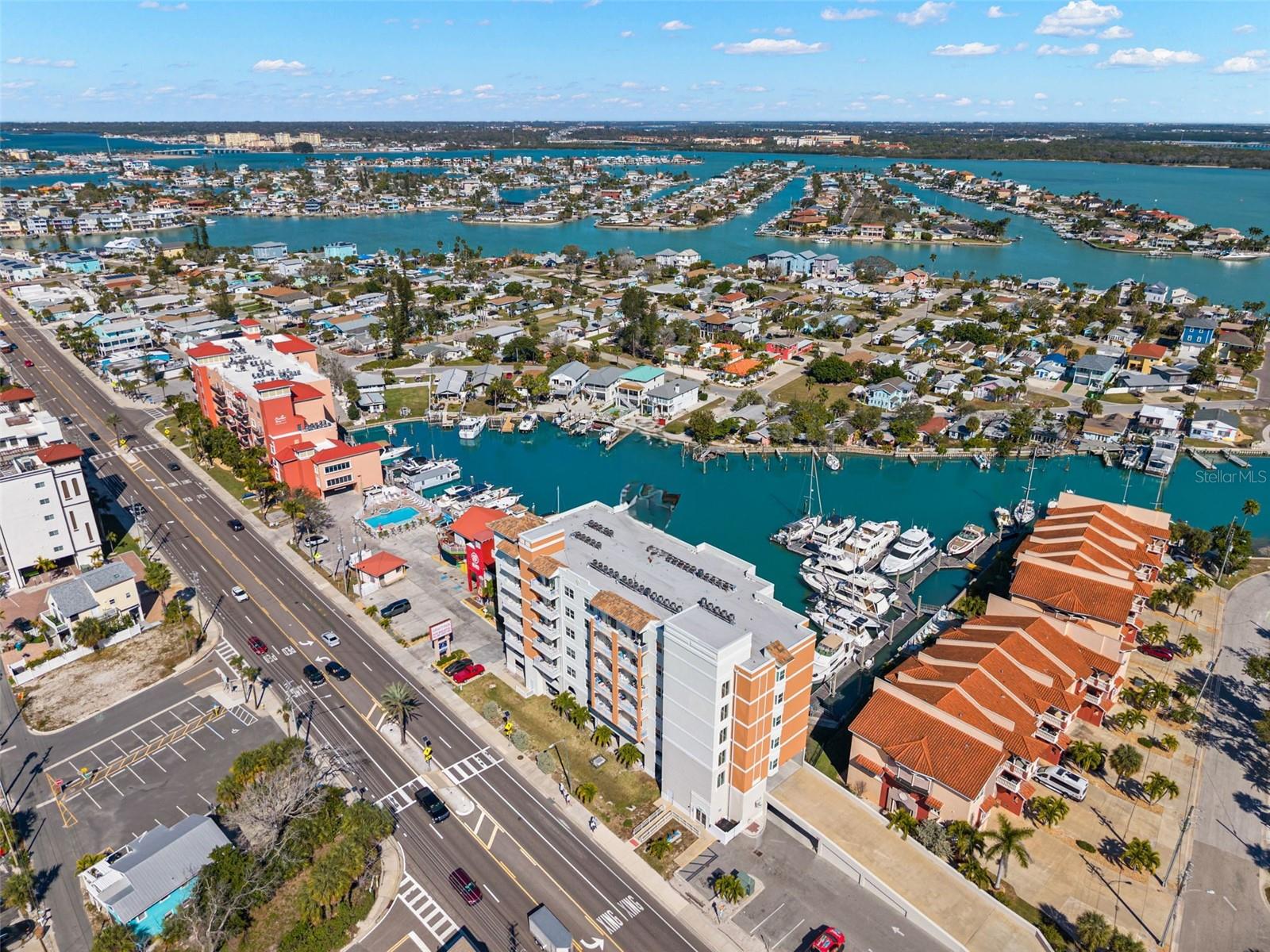 Listing photo id 29 for 13101 Gulf Boulevard 1605