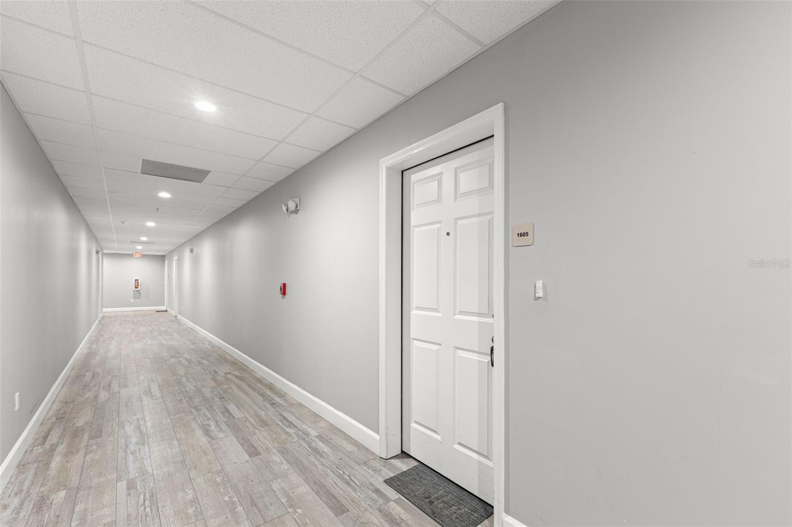 Listing photo id 2 for 13101 Gulf Boulevard 1605