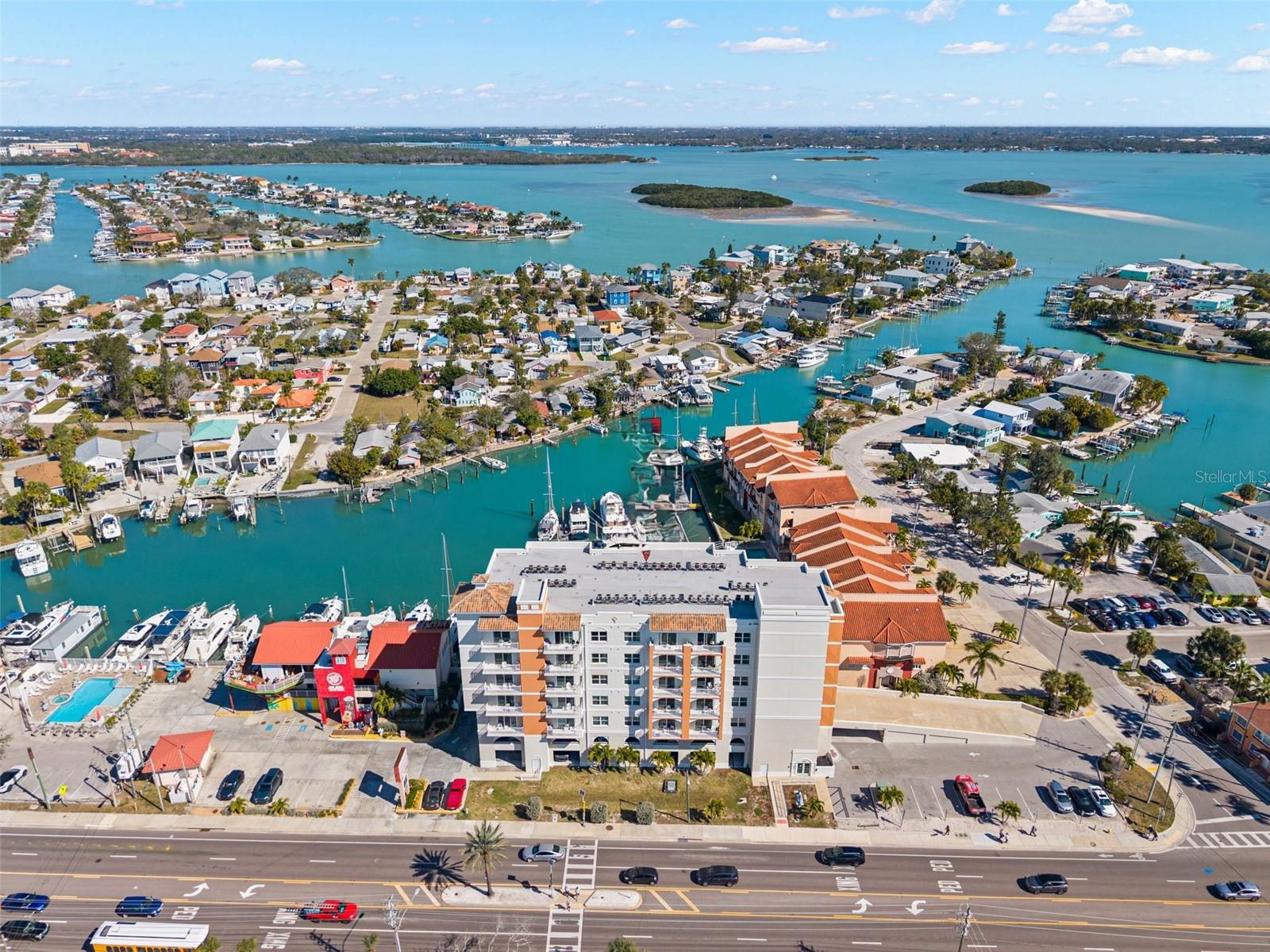 Listing photo id 43 for 13101 Gulf Boulevard 1605