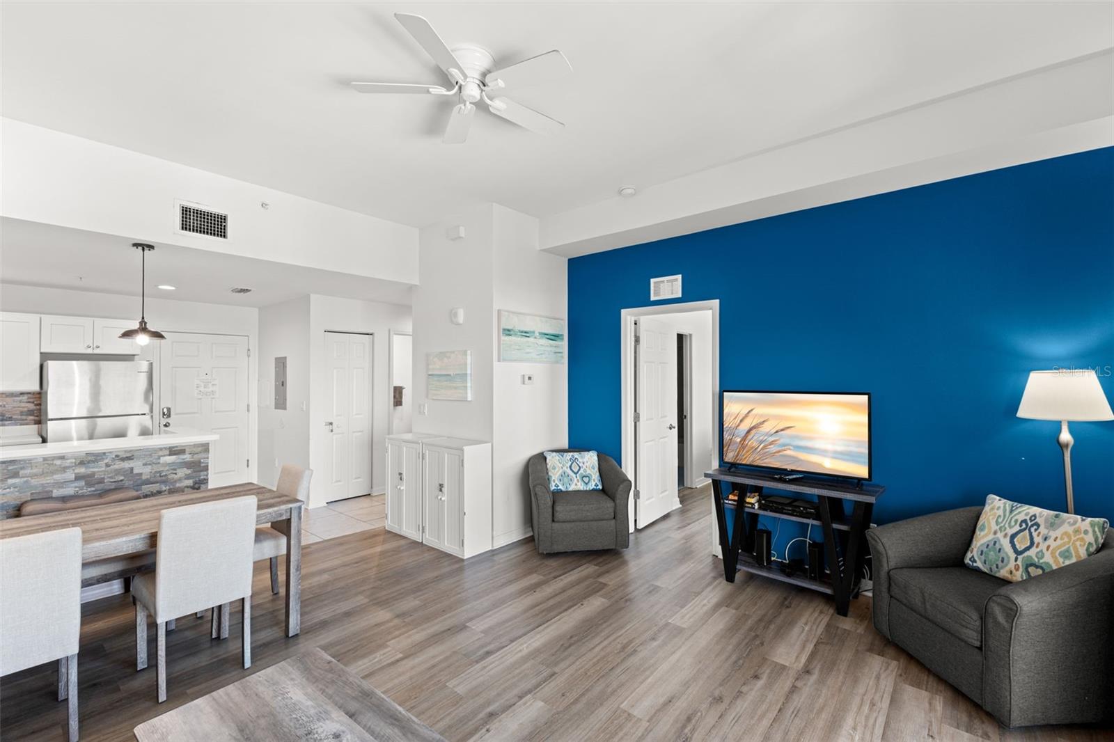 Listing photo id 7 for 13101 Gulf Boulevard 1605