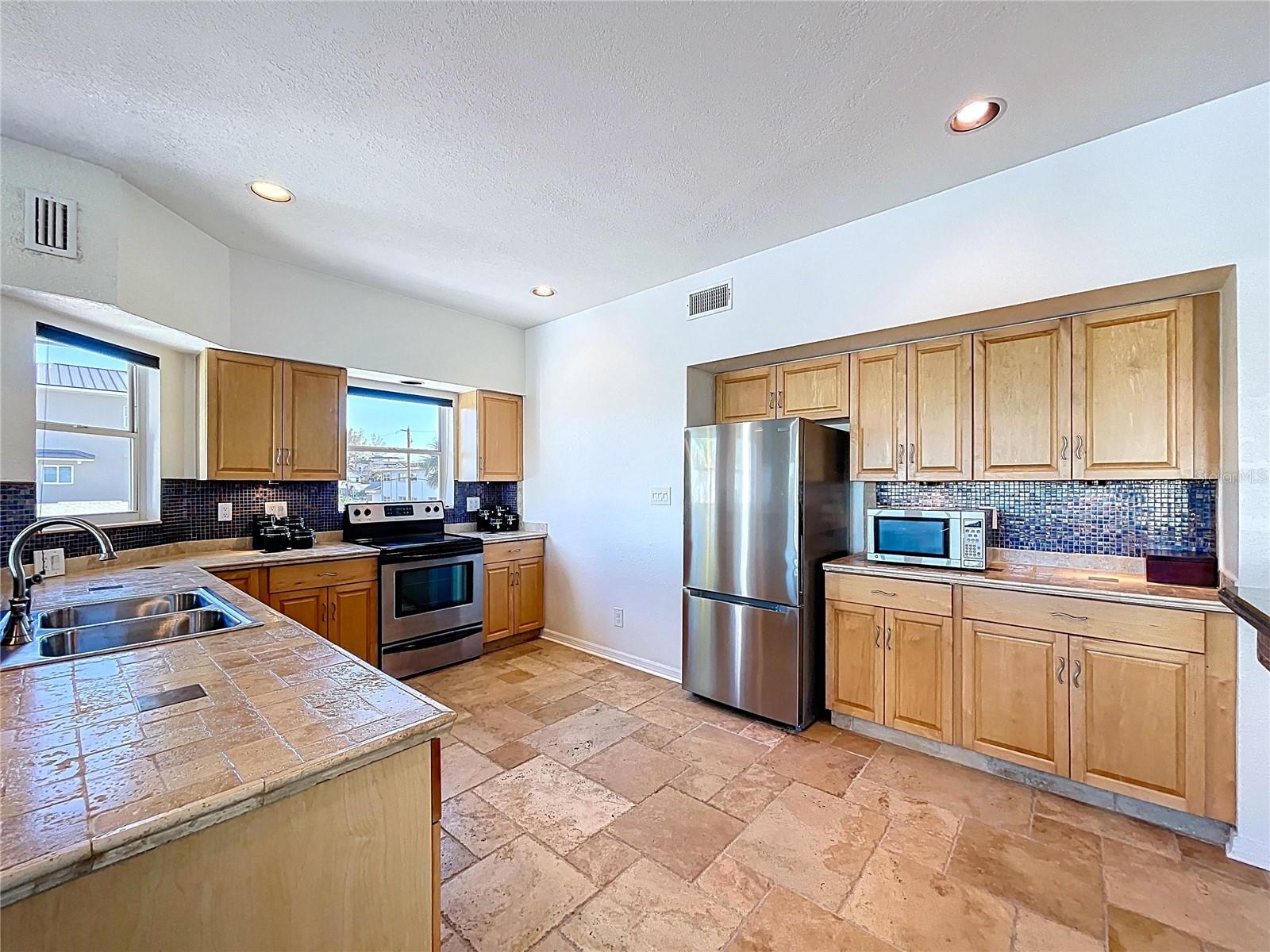 Image 11 of 58 For 8485 Blind Pass Drive