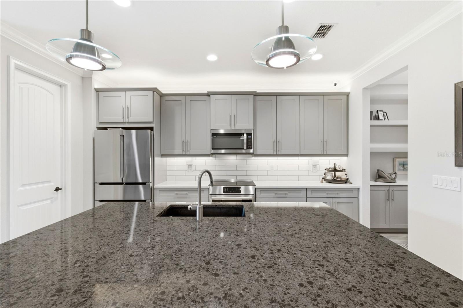 Image 11 of 51 For 1004 Mango Court