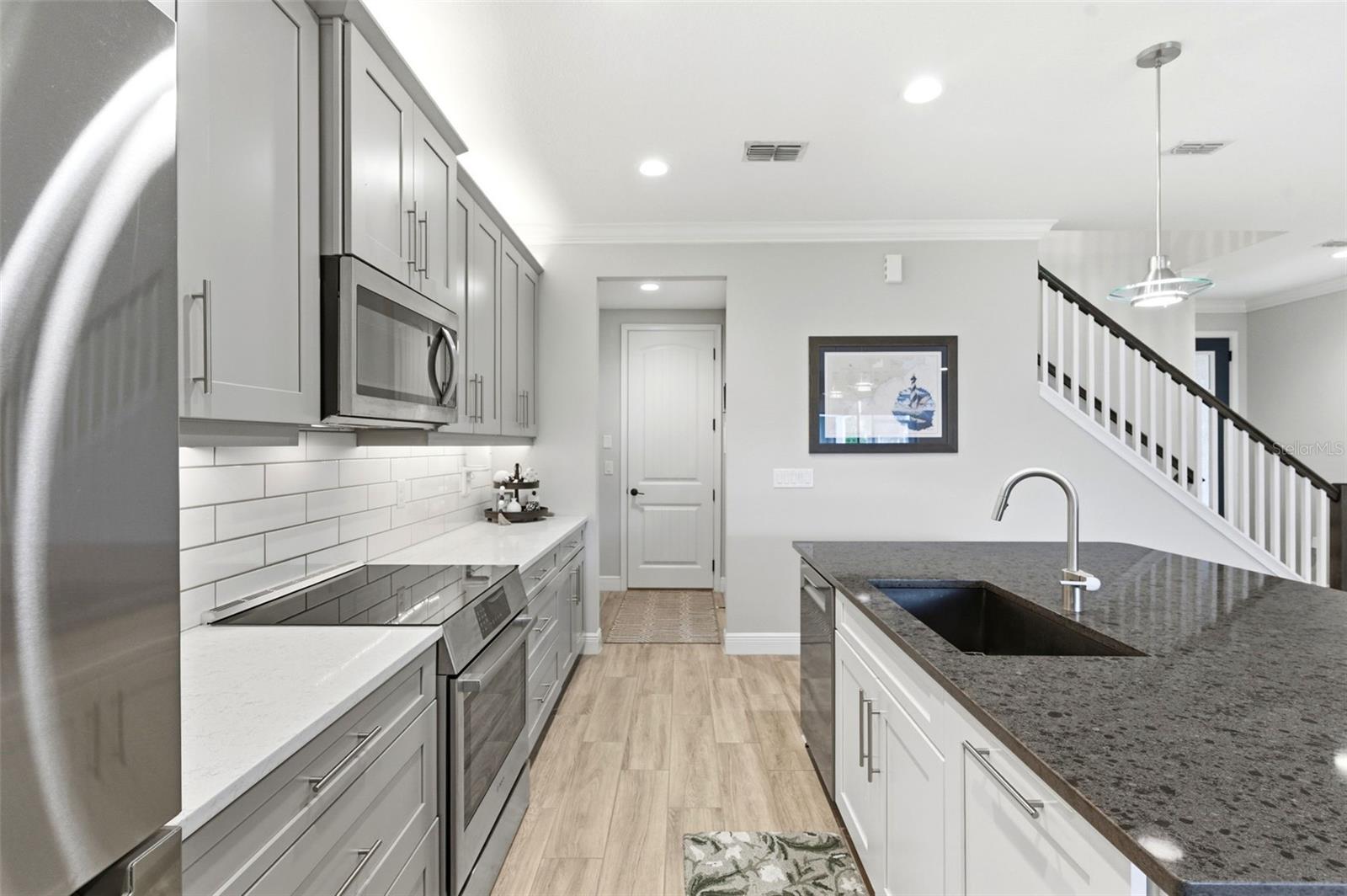 Image 15 of 51 For 1004 Mango Court