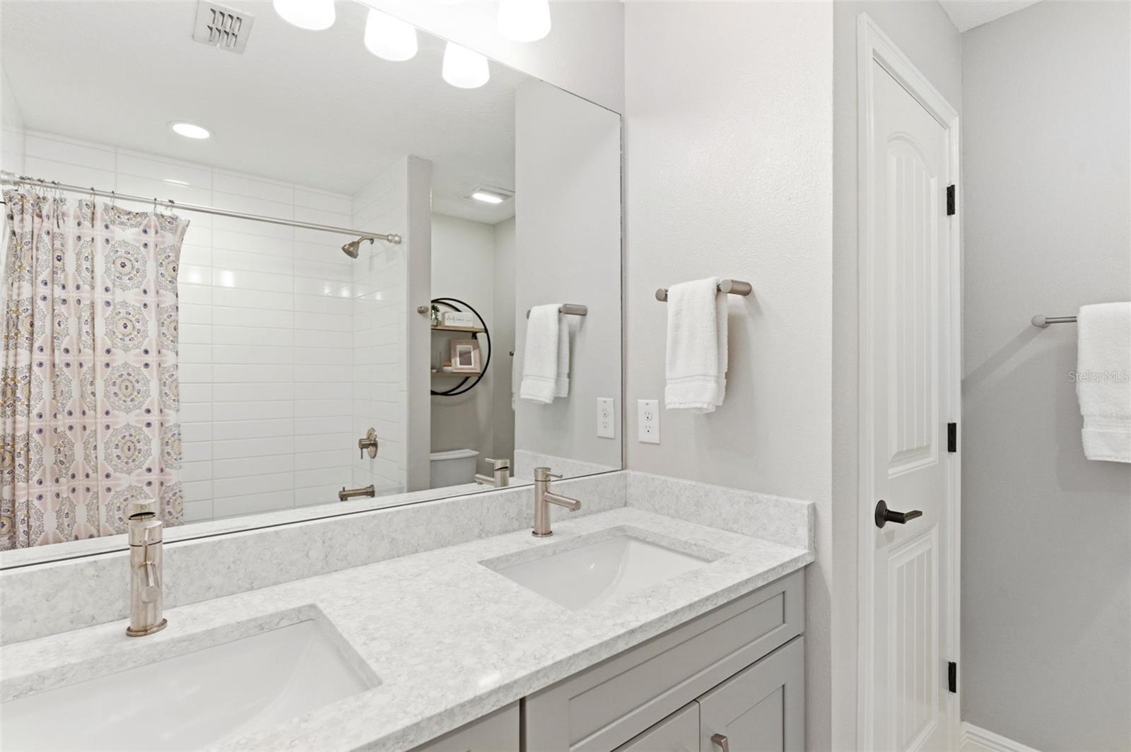 Image 19 of 51 For 1004 Mango Court