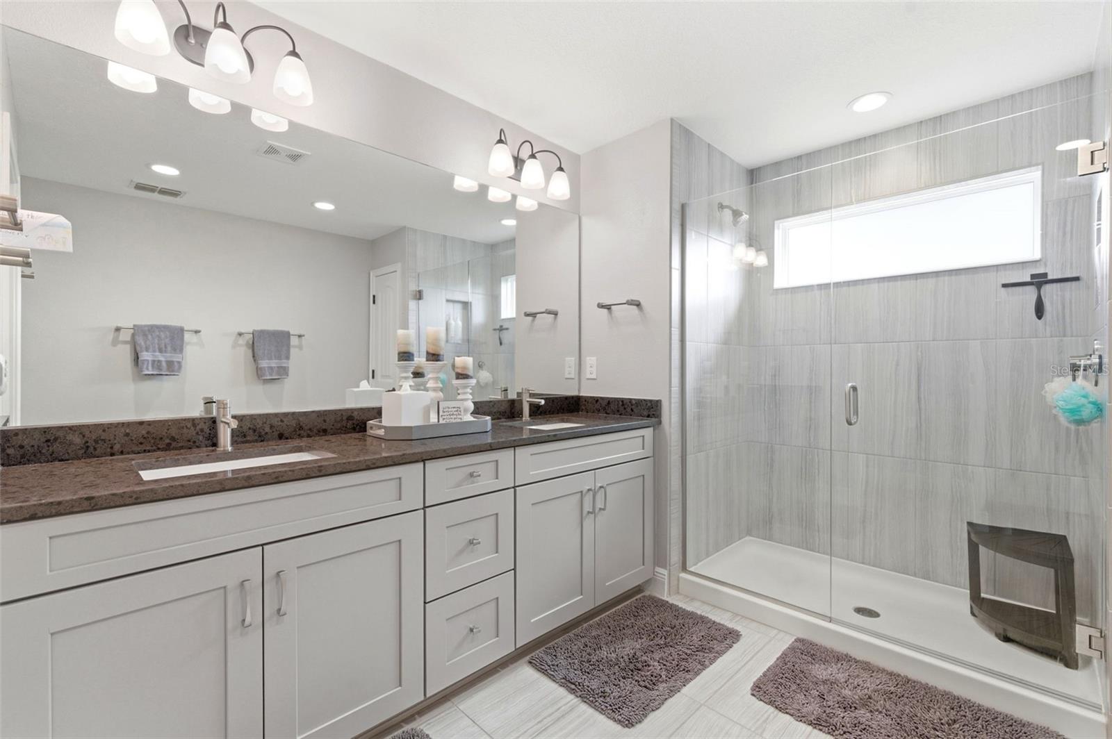 Image 33 of 51 For 1004 Mango Court