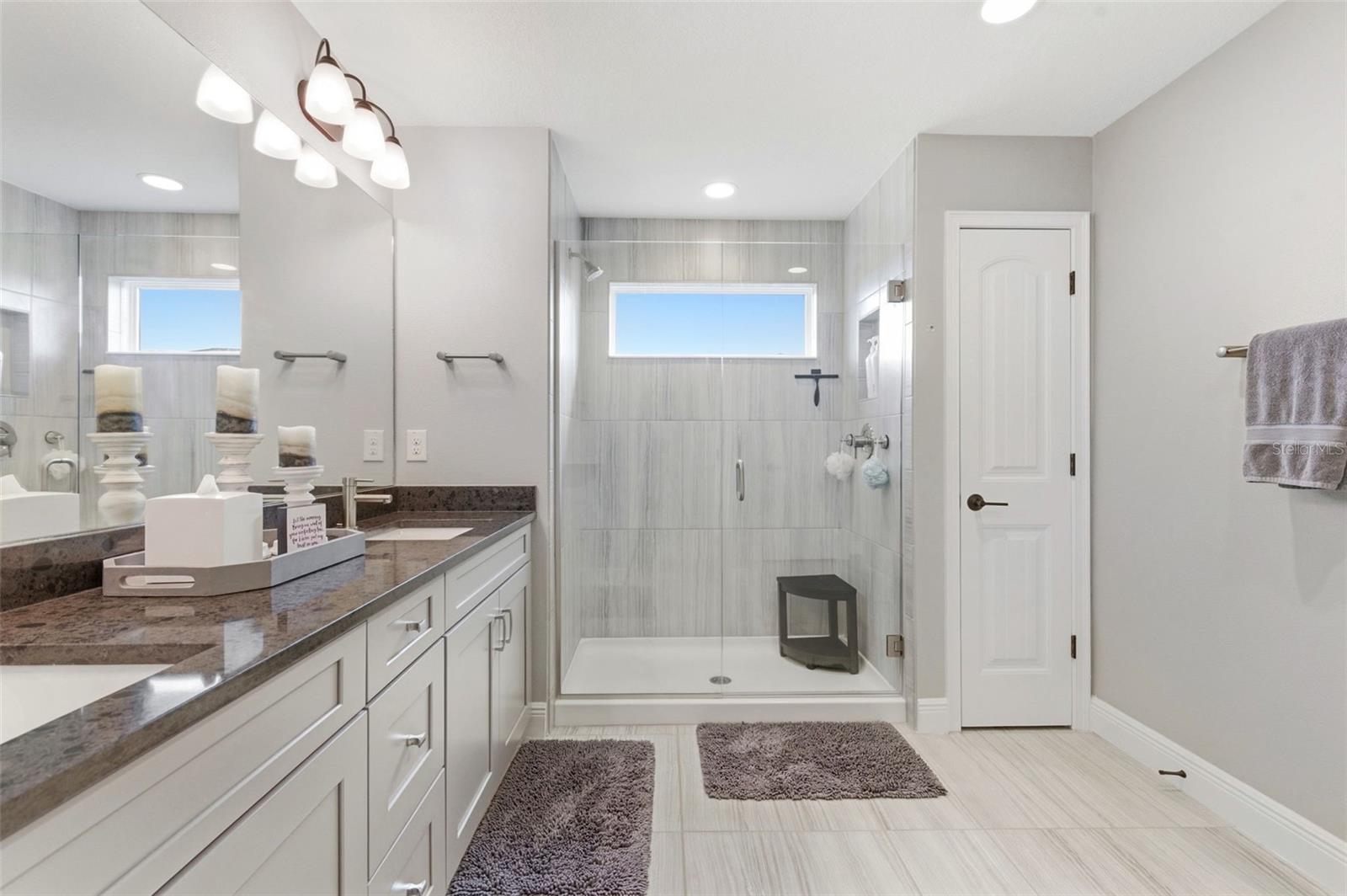 Image 34 of 51 For 1004 Mango Court