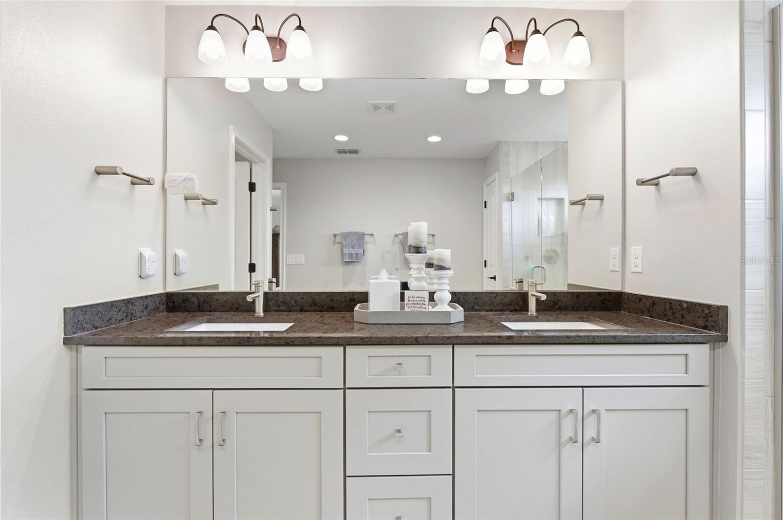 Image 35 of 51 For 1004 Mango Court