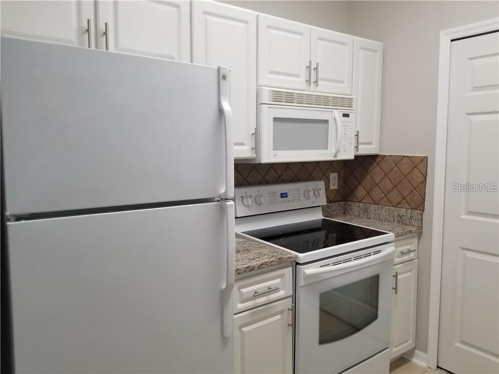 Image 4 of 27 For 1910 Palm Avenue 11222