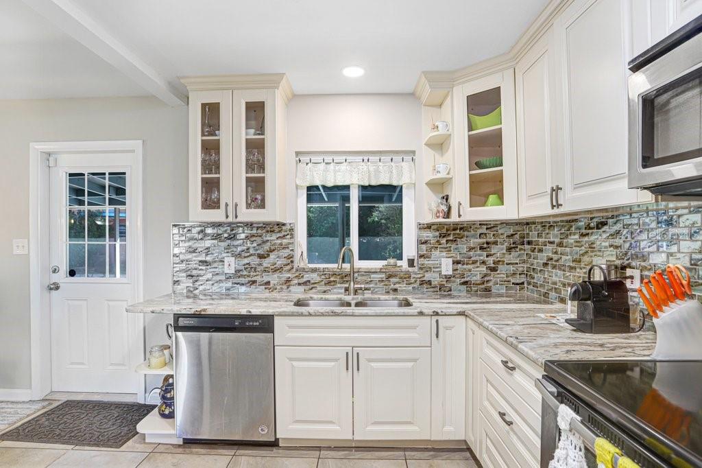 Image 10 of 31 For 6703 River Boulevard