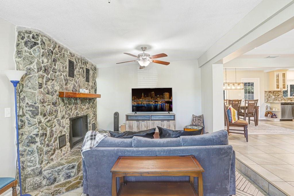 Image 16 of 31 For 6703 River Boulevard