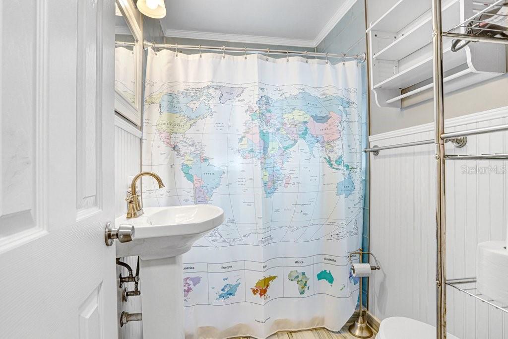 Image 23 of 31 For 6703 River Boulevard