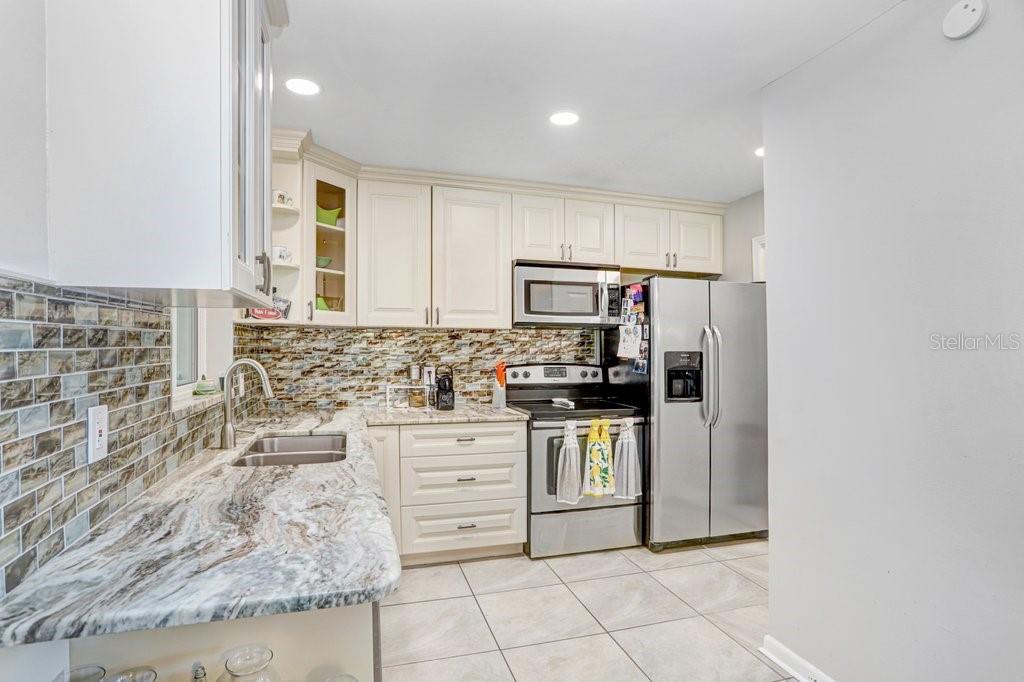 Image 9 of 31 For 6703 River Boulevard