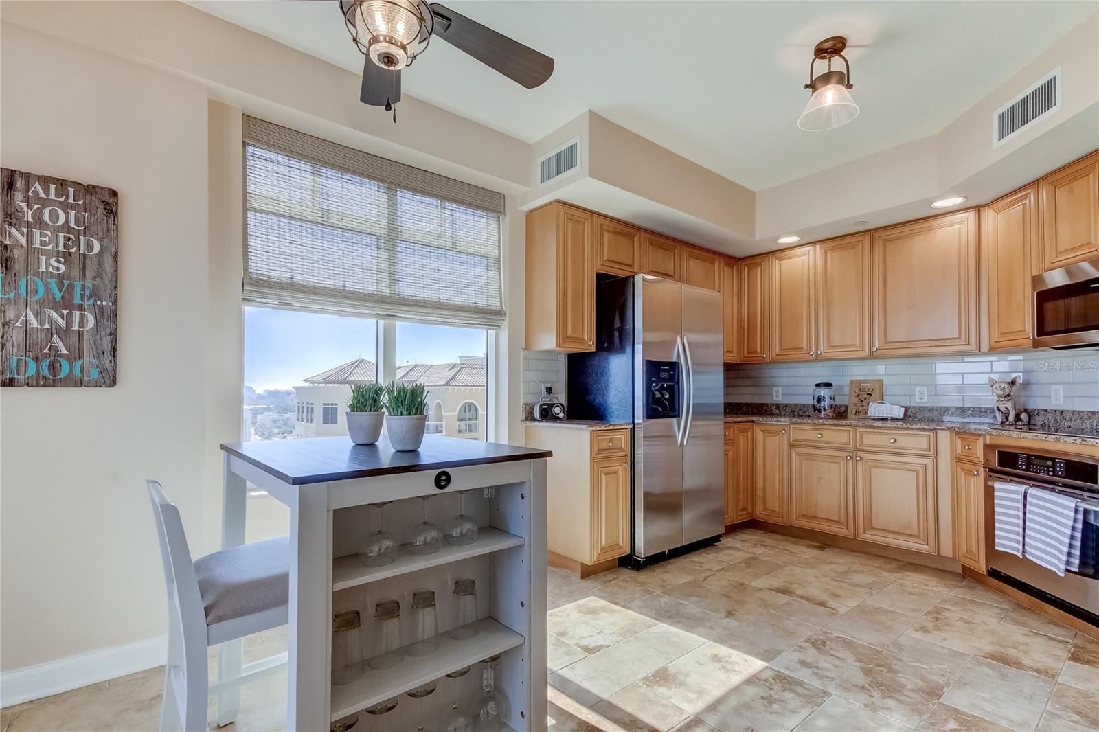 Image 15 of 25 For 521 Mandalay Avenue 1109