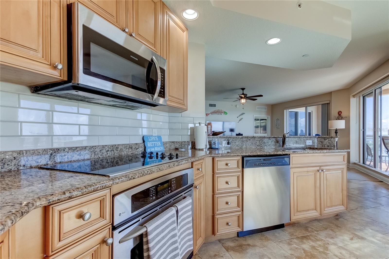 Image 17 of 25 For 521 Mandalay Avenue 1109