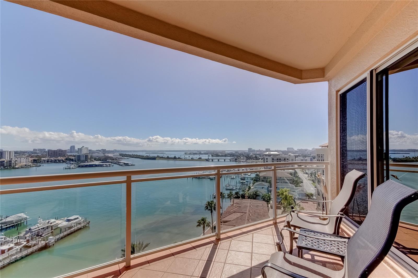 Image 20 of 25 For 521 Mandalay Avenue 1109