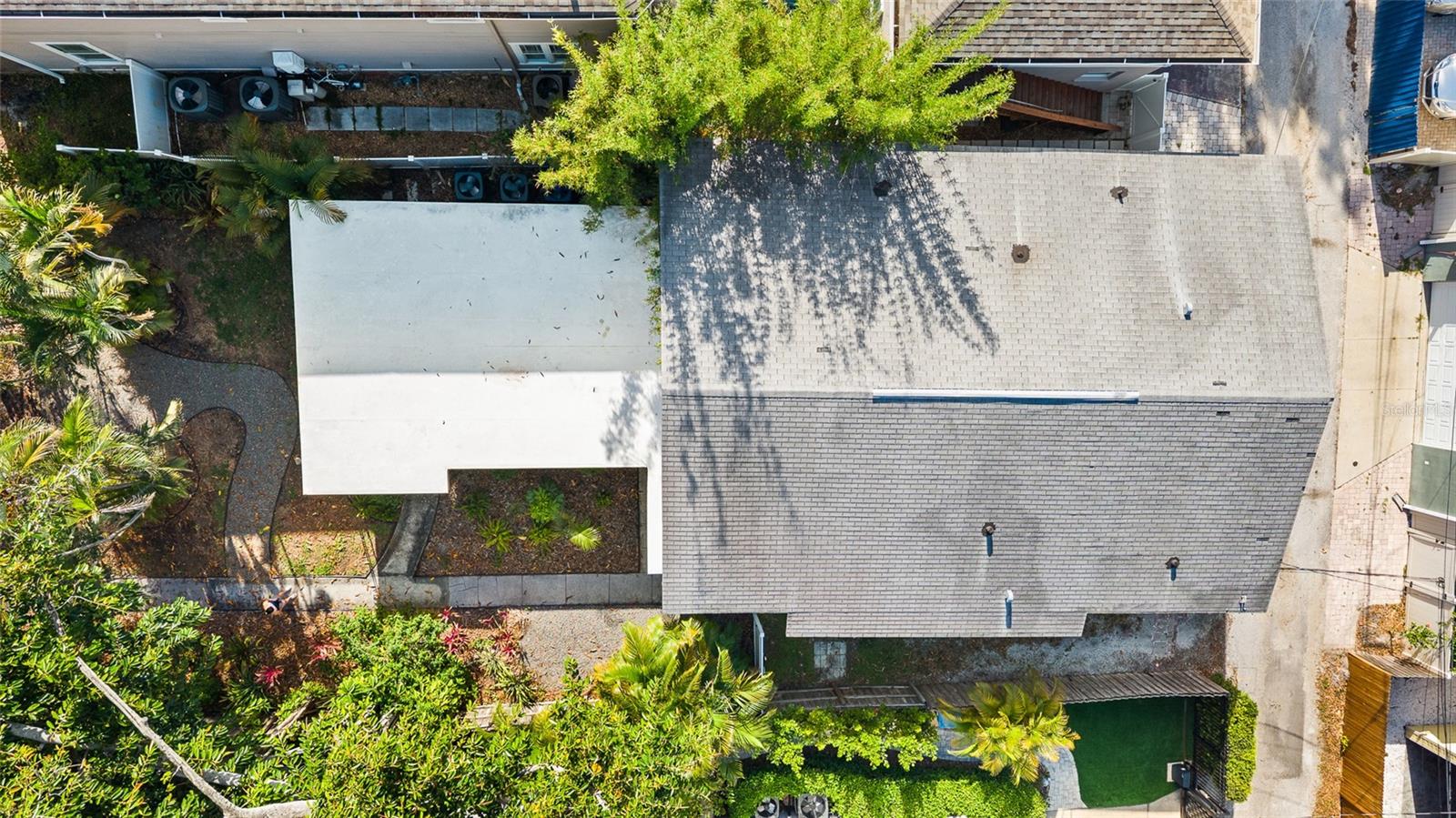 Image 2 of 21 For 121 18th Avenue N