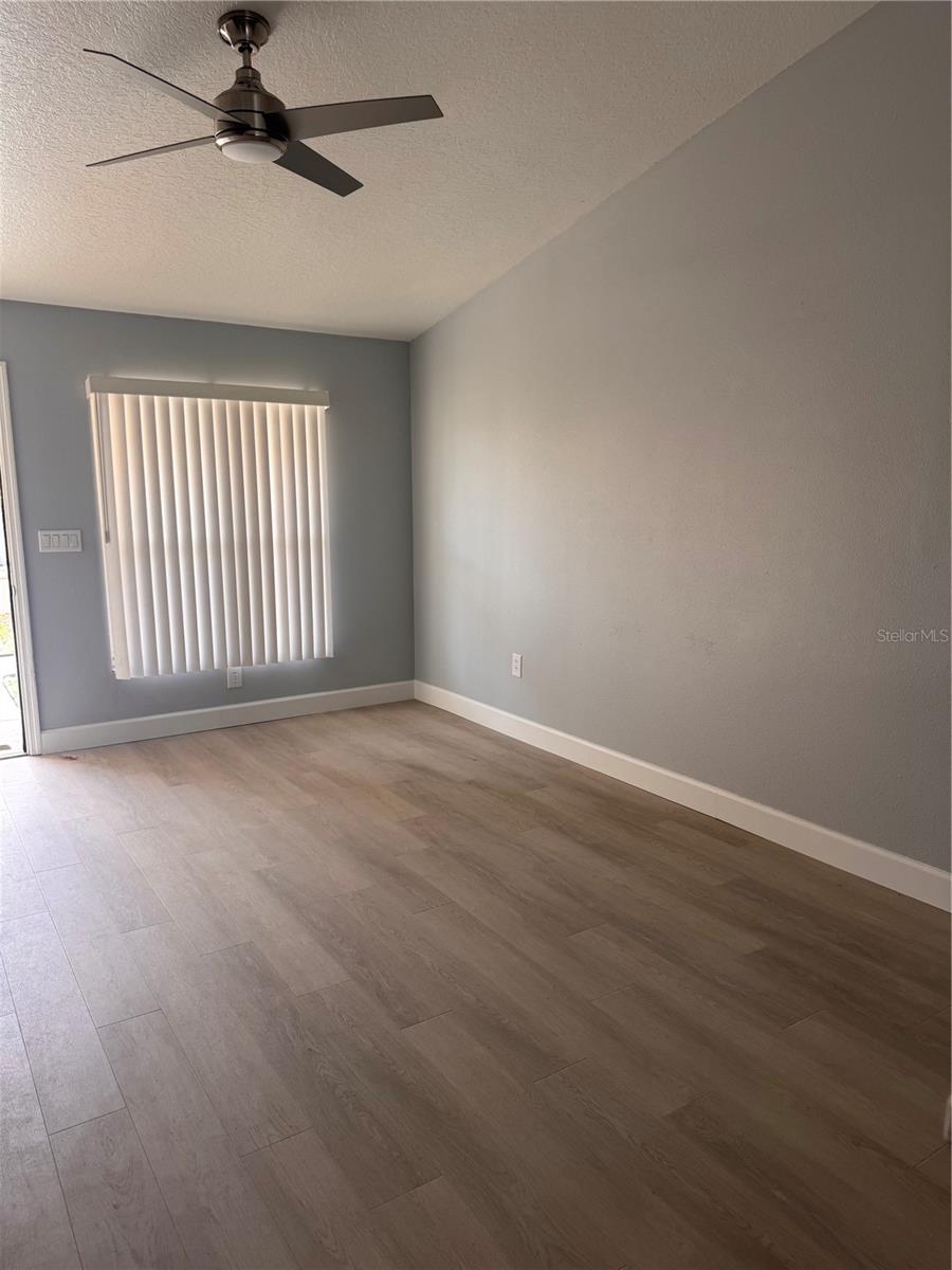 Image 7 of 16 For 1125 Rohe Street B