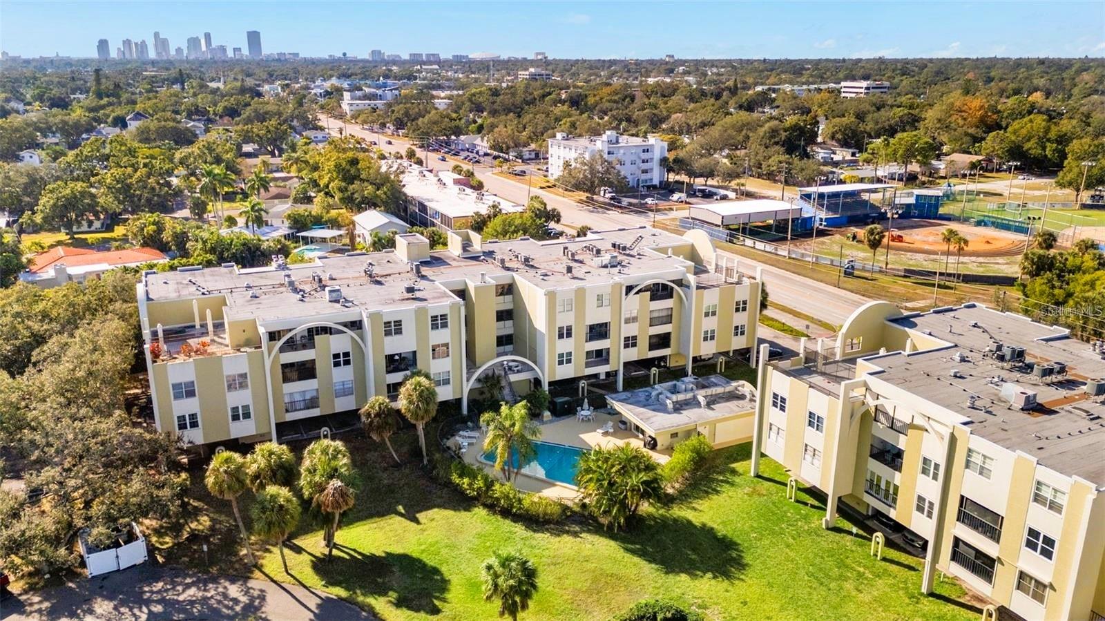 Image 19 of 24 For 4651 1st Street Ne 306