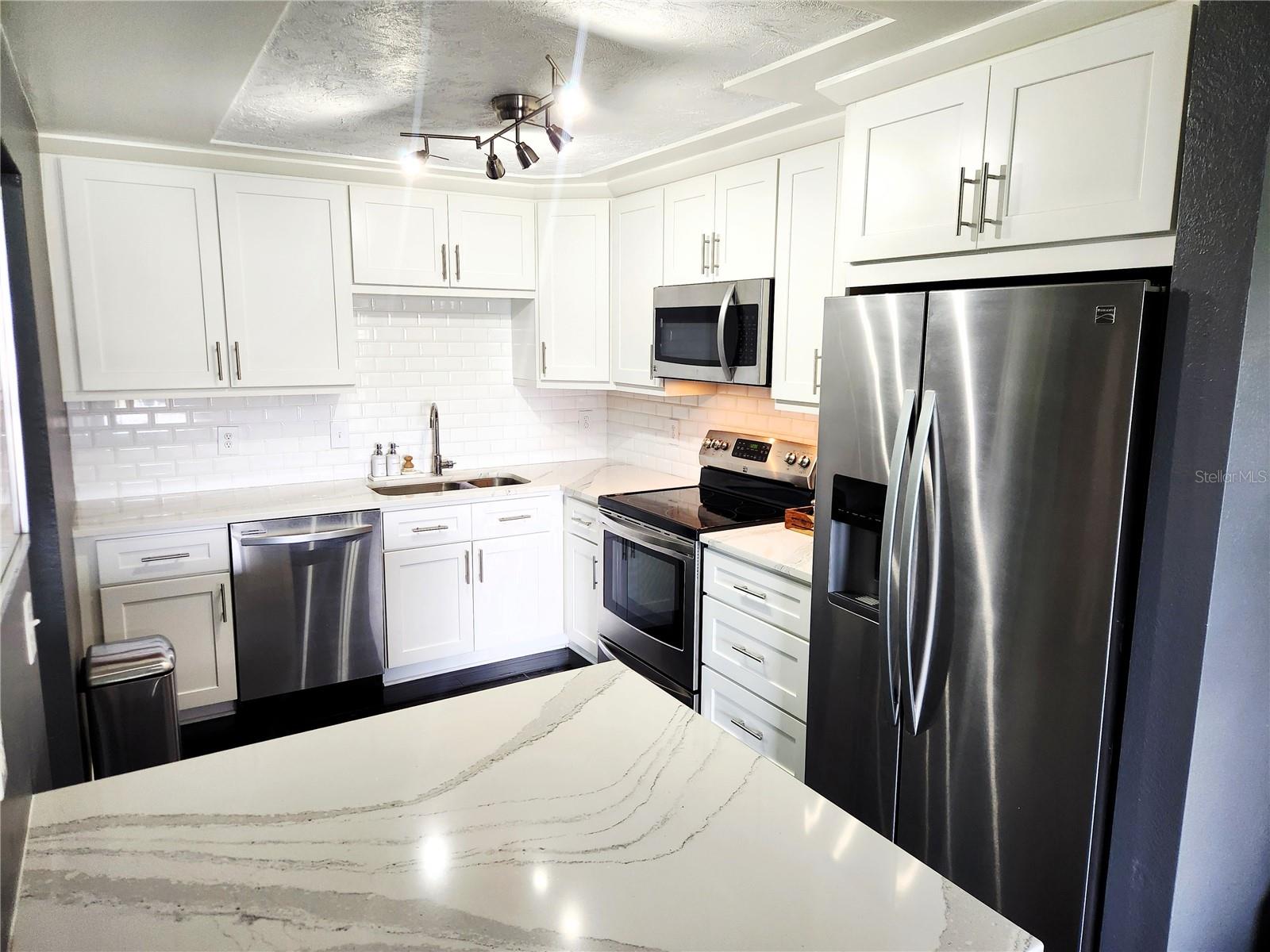 Image 3 of 24 For 4651 1st Street Ne 306