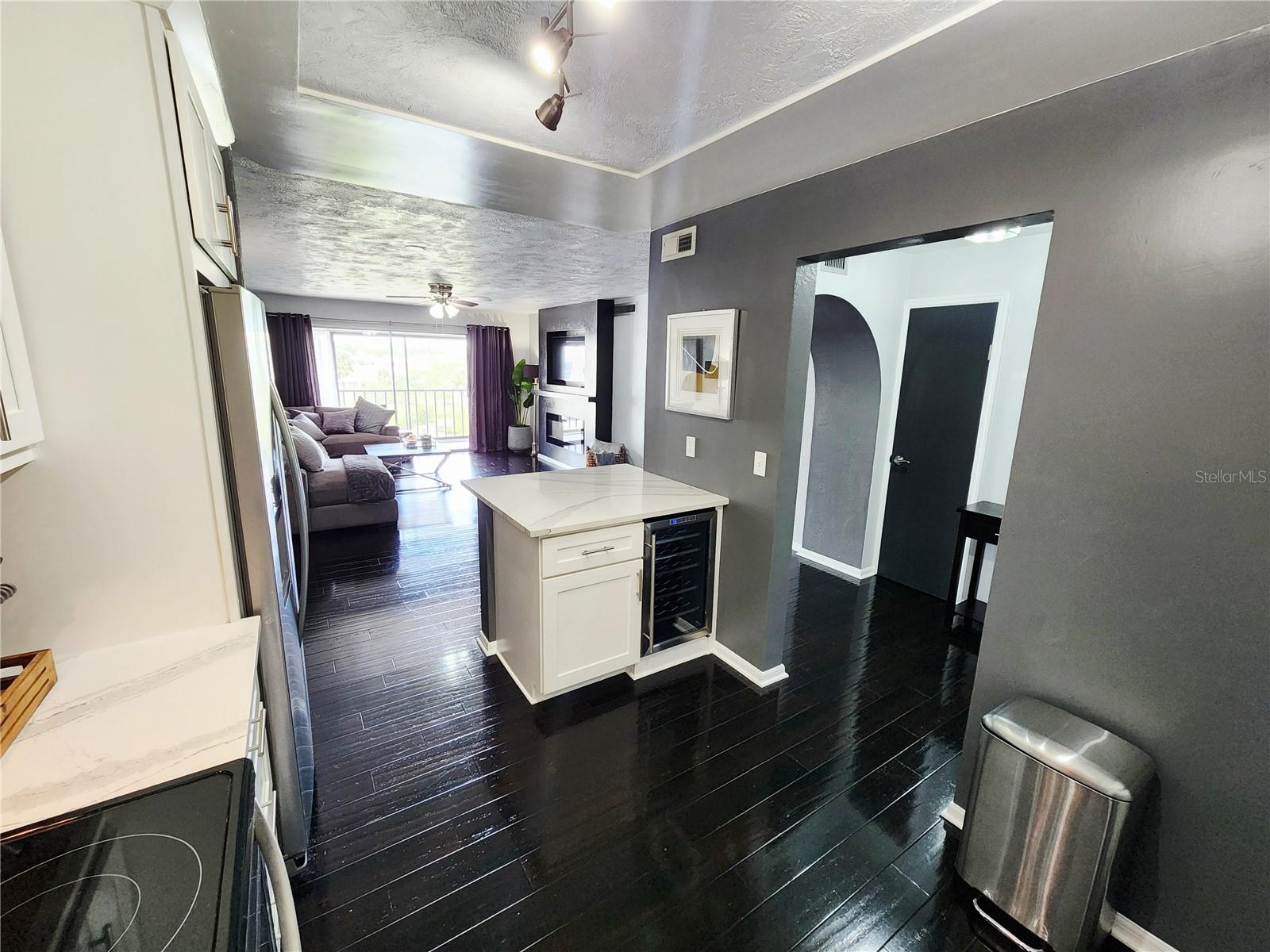 Image 4 of 24 For 4651 1st Street Ne 306