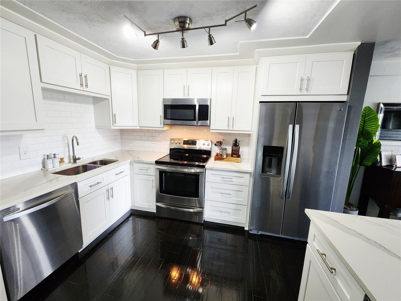 Image 5 of 24 For 4651 1st Street Ne 306