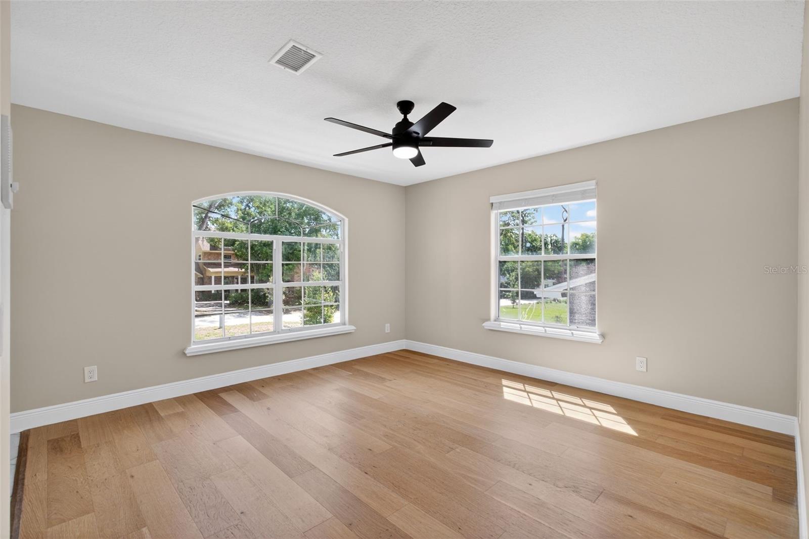 Image 14 of 60 For 1002 Oakdale Street